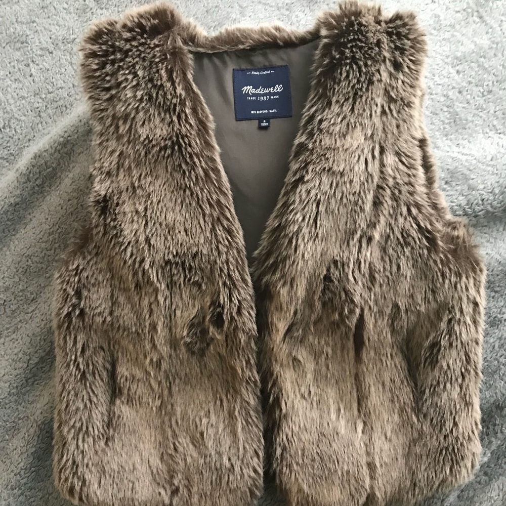 FINAL: Madewell Faux Fur Vest